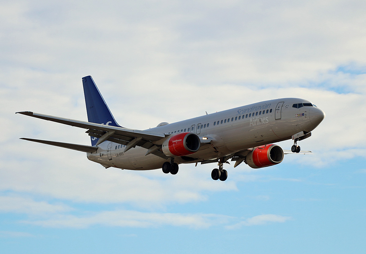 SAS, Boeing B 737-883, LN-RRS, TXL, 29.12.2019