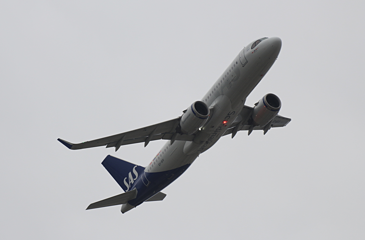 SAS Connect, Airbus A 320-251N, EI-SIV, BER, 12.04.202