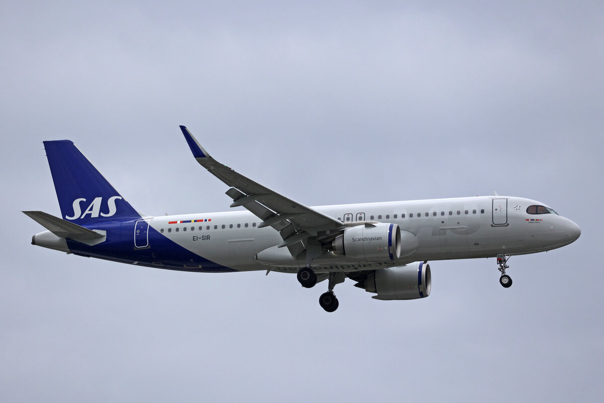 SAS Connect, EI-SIR, Airbus A320-251N, msn: 10990,  Ambjörn Viking , 04.Juli 2023, LHR London Heathrow, United Kingdom.