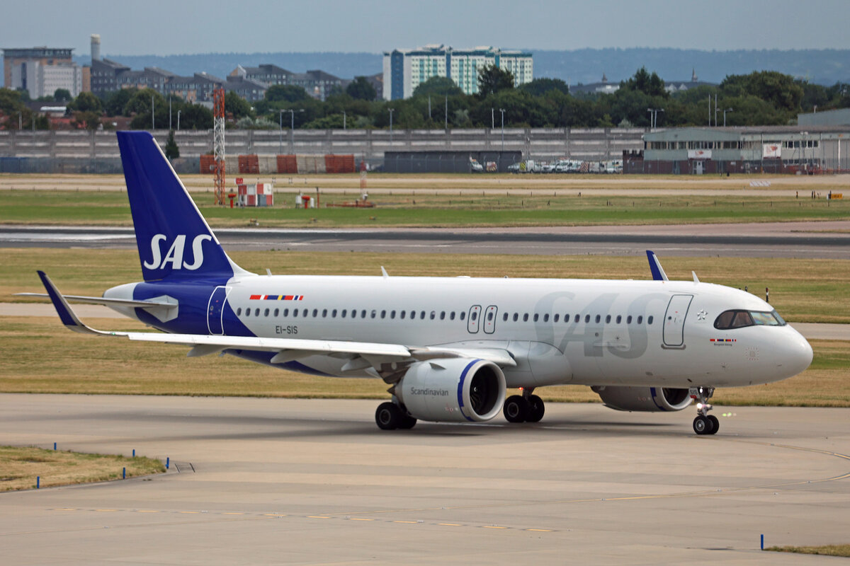 SAS Connect, EI-SIS, Airbus A320-251N, msn: 10941,  Borghild Viking , 08.Juli 2023, LHR London Heathrow, United Kingdom.