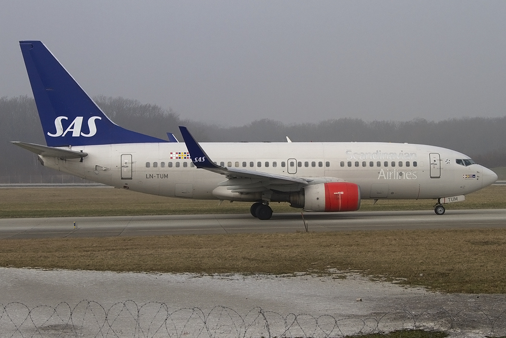 SAS, LN-TUM, Boeing, B737-705, 12.02.2015, GVA, Geneve, Switzerland



