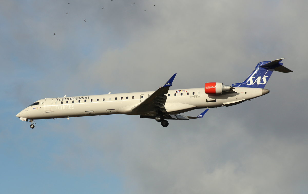 SAS Scandinavian Airlines, EI-FPA, (c/n 15398),Canadair Regional Jet CRJ900LR, 30.10.2016,  HAM-EDDH, Hamburg, Germany 