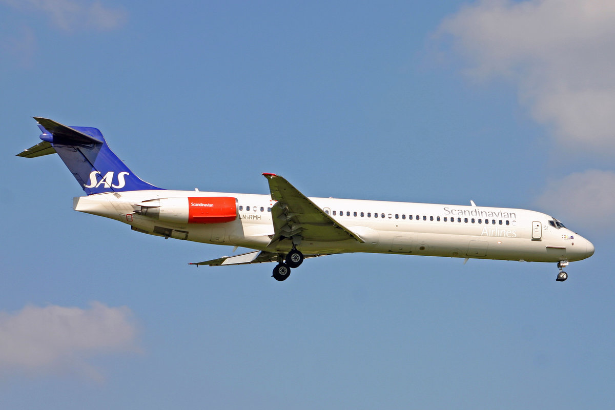 SAS Scandinavian Airlines, LN-RMH, McDonnell Douglas MD-87, msn: 49612/1827, 17.August 2005, ZRH Zürich, Switzerland.