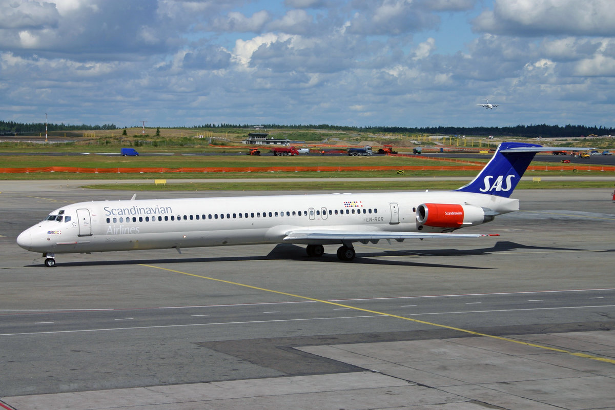 SAS Scandinavian Airlines, LN-ROR, McDonnell Douglas MD-83, msn: 49385/1244, 28.Juli 2005, HEL Helsinki, Finnland.