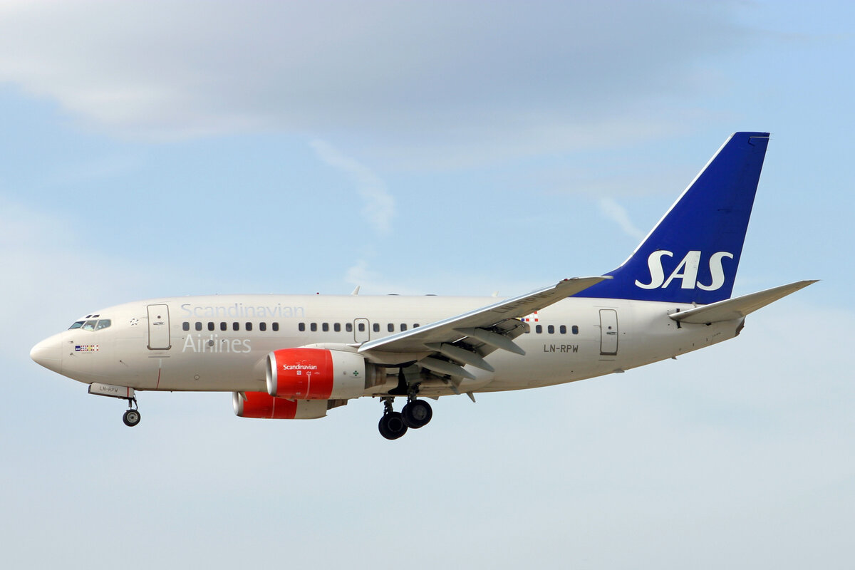 SAS Scandinavian Airlines, LN-RPW, Boeing 737-683, msn: 28289/92, 27.März 2006, ZRH Zürich, Switzerland.
