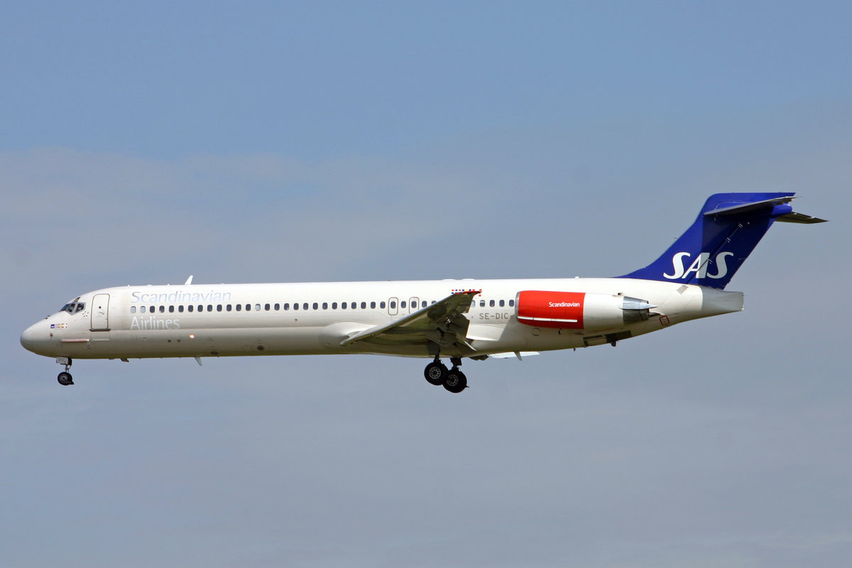 SAS Scandinavian Airlines, SE-DIC, McDonnell Douglas MD-87, msn: 49607/1512,  Grane Viking , 20.Mai 2005, FRA Frankfurt, Germany.
