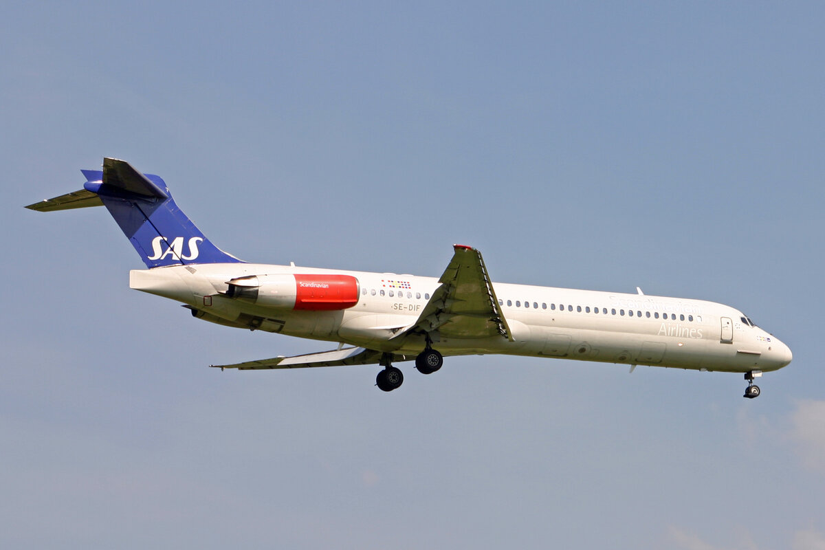 SAS Scandinavian Airlines, SE-DIF, McDonnell Douglas MD-87, msn: 49606/1569, 04.Mai 2006, ZRH Zürich, Switzerland.