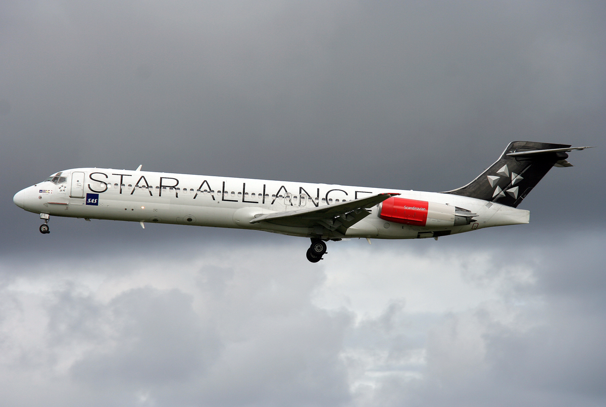 SAS Star Alliance MD-87 SE-DIB im Anflug auf 22L in CPH / EKCH / Kopenhagen am 31.08.2011