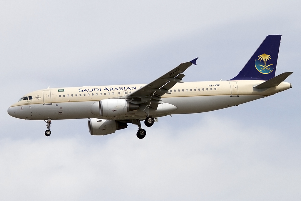Saudi Arabien Airlines, HZ-ASC, Airbus, A320-214, 14.09.2013, MXP, Mailand, Italy 




