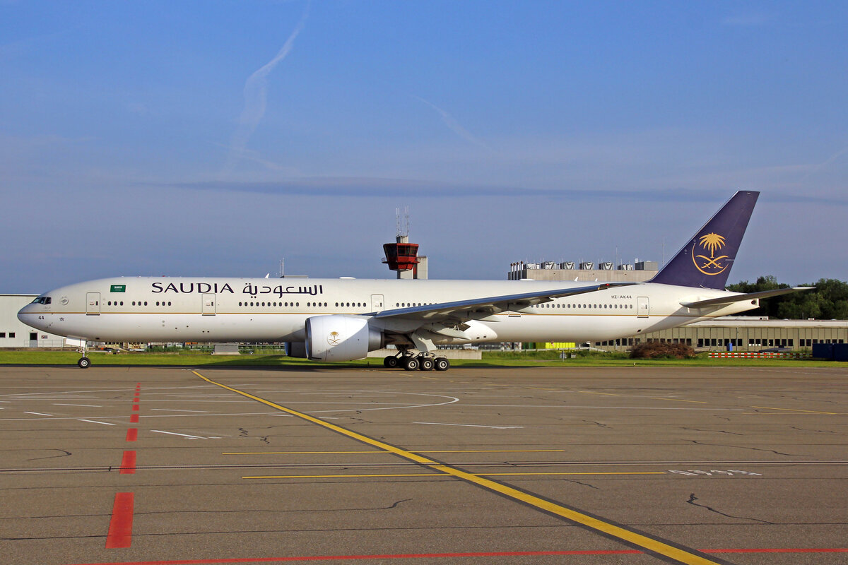 Saudia Arabian Airlines, HZ-AK44, Boeing 777-3368ER, msn: 62764/1501, 21.Mai 2022, ZRH Zürich, Switzerland.