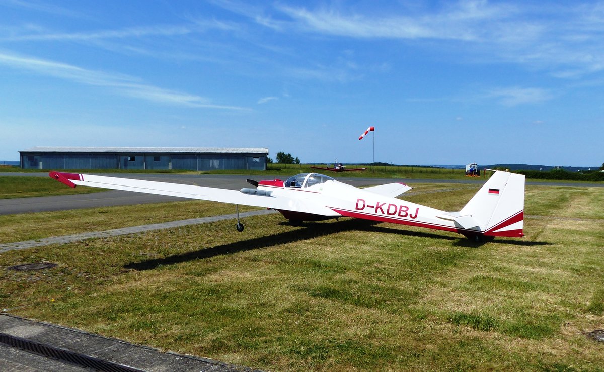 Scheibe SF-25 C Falke, D-KDBJ, Flugplatz Gera (EDAJ), 21.6.2017