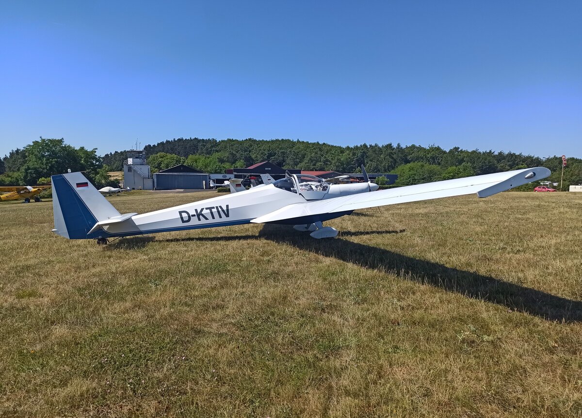 Scheibe SF-25C Rotax Falke, D-KTIV, Flugplatz Hammelburg (EDFJ), 12.7.2026