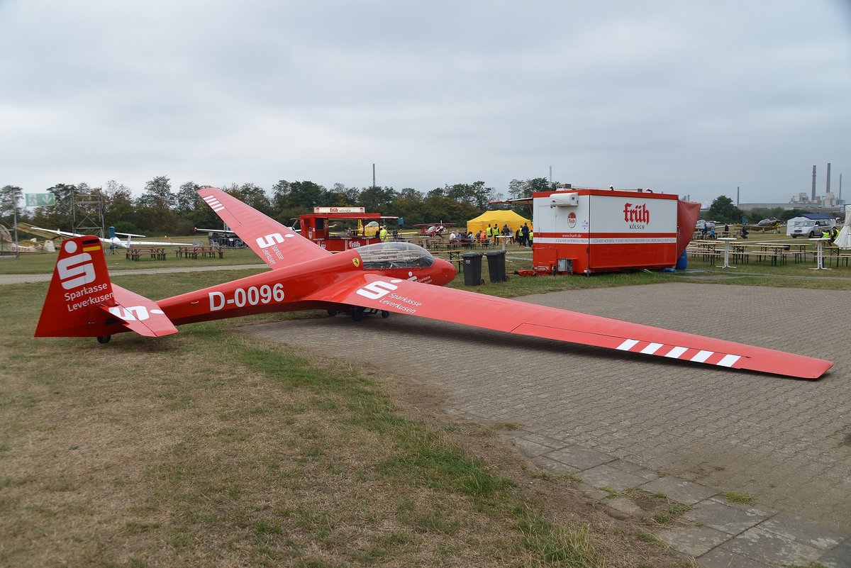 ASK 13 D0849 auf 800m Auskuppelhöhe beim F.Schlepp über Gera (EDAJ) am