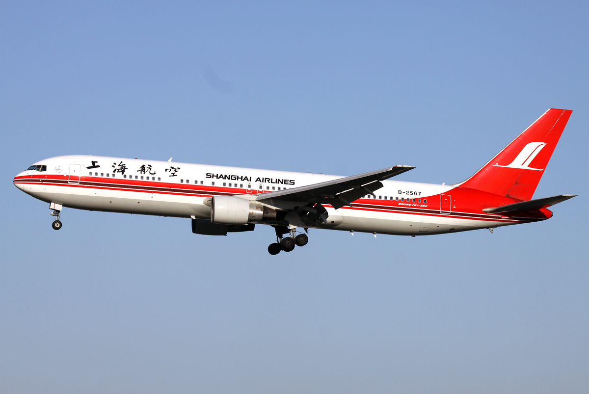 Shanghai B767-300 B-2567 im Anflug auf 01 in PEK / ZBAA / Peking 26.08.2014