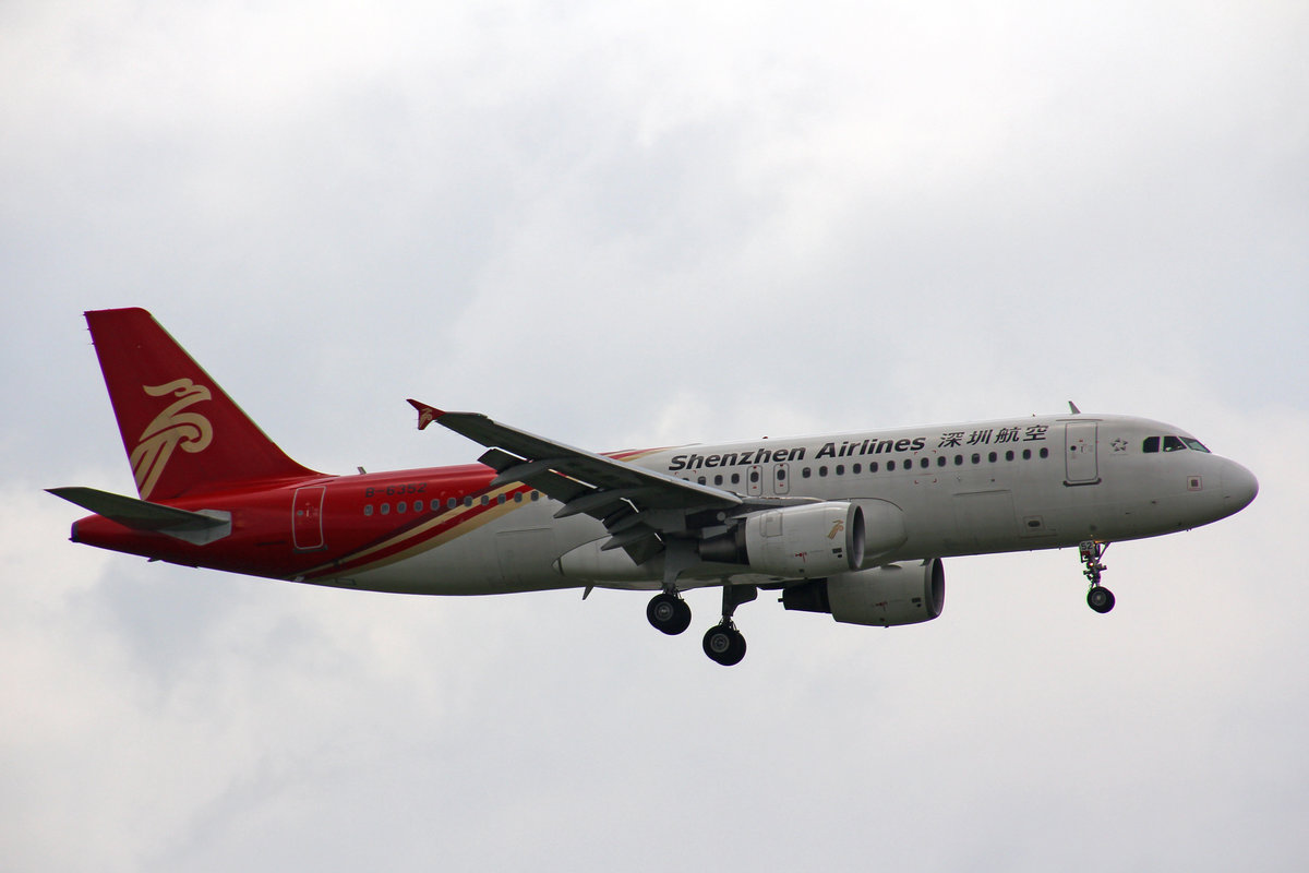 Shenzhen Airlines, B-6352, Airbus A320-214, 09.August 2016, BKK Bangkok Suvarnabhumi, Thailand.