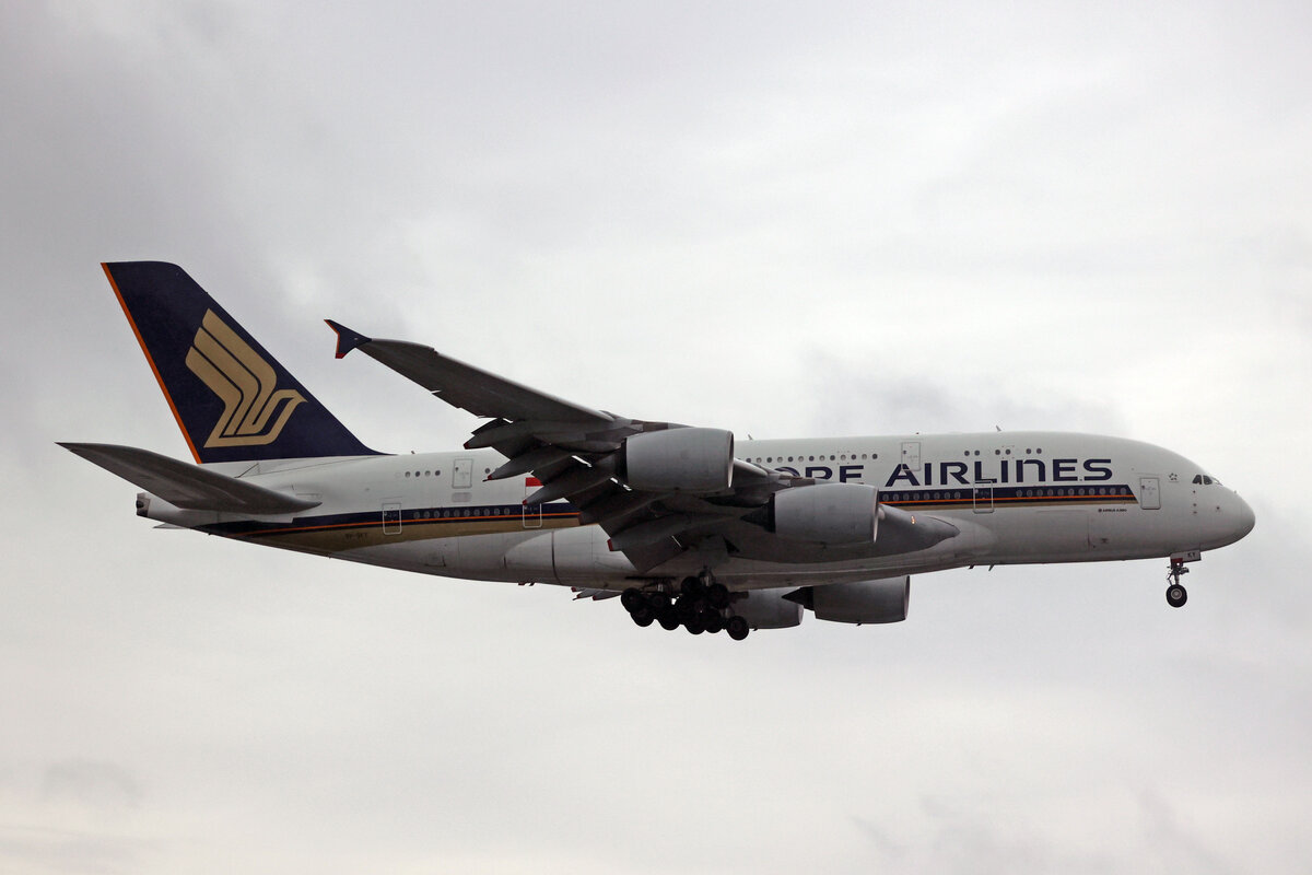 Singapore Airlines, 9V-SKY, Airbus A380-841, msn: 253, 04.Juli 2023, LHR London Heathrow, United Kingdom.