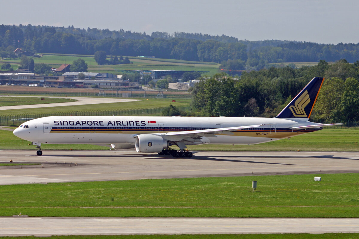 Singapore Airlines, 9V-SWE, Boeing B777-312ER, msn: 34570/602, 26.August 2007, ZRH Zürich, Switzerland.