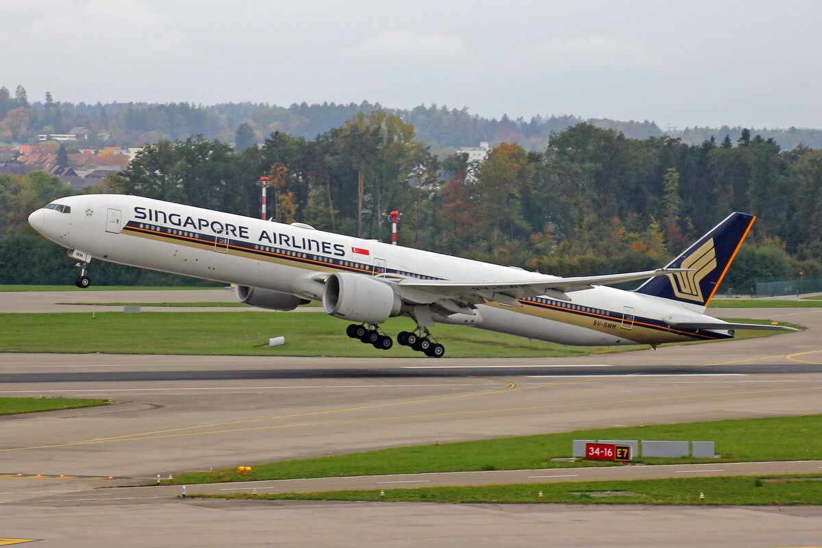 Singapore Airlines, 9V-SWH, Boeing B777-312ER, msn: 34573/615, 10.Oktober 2022, ZRH Zürich, Switzerland.