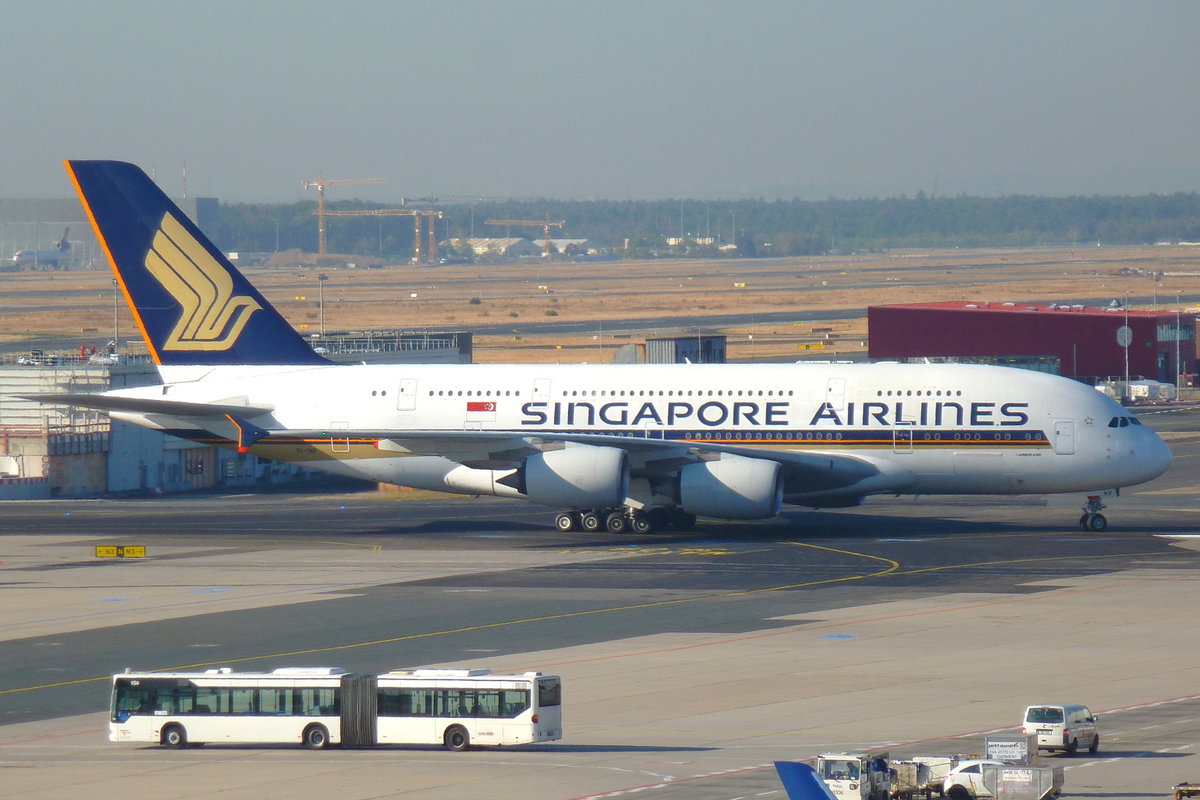 Singapore Airlines, Airbus A380-841, 9V-SKP. Aus New York (KJFK) kommend, gelandet in Frankfurt/M am 05.10.2018.