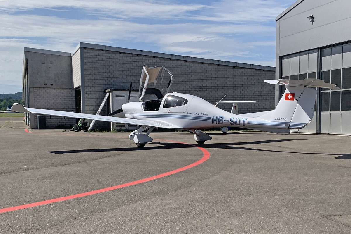 Single Star Aviation, HB-SDT, Diamond DA-40 D, msn: 	D4.228, 15.Juni 2026, Birrfeld, Switzerland.
