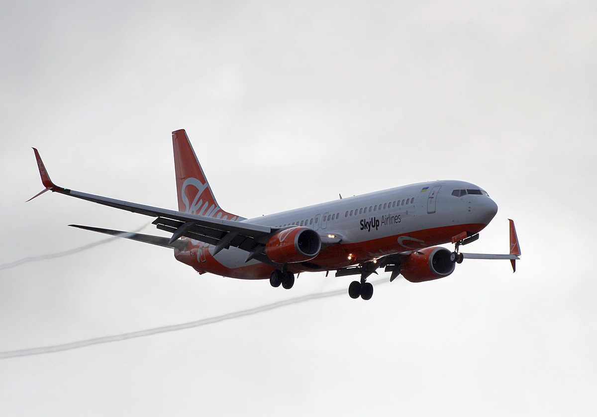 SkyUP Airlines, Boeing B 737-8BK, UR-SQP, BER, 30.09.2023