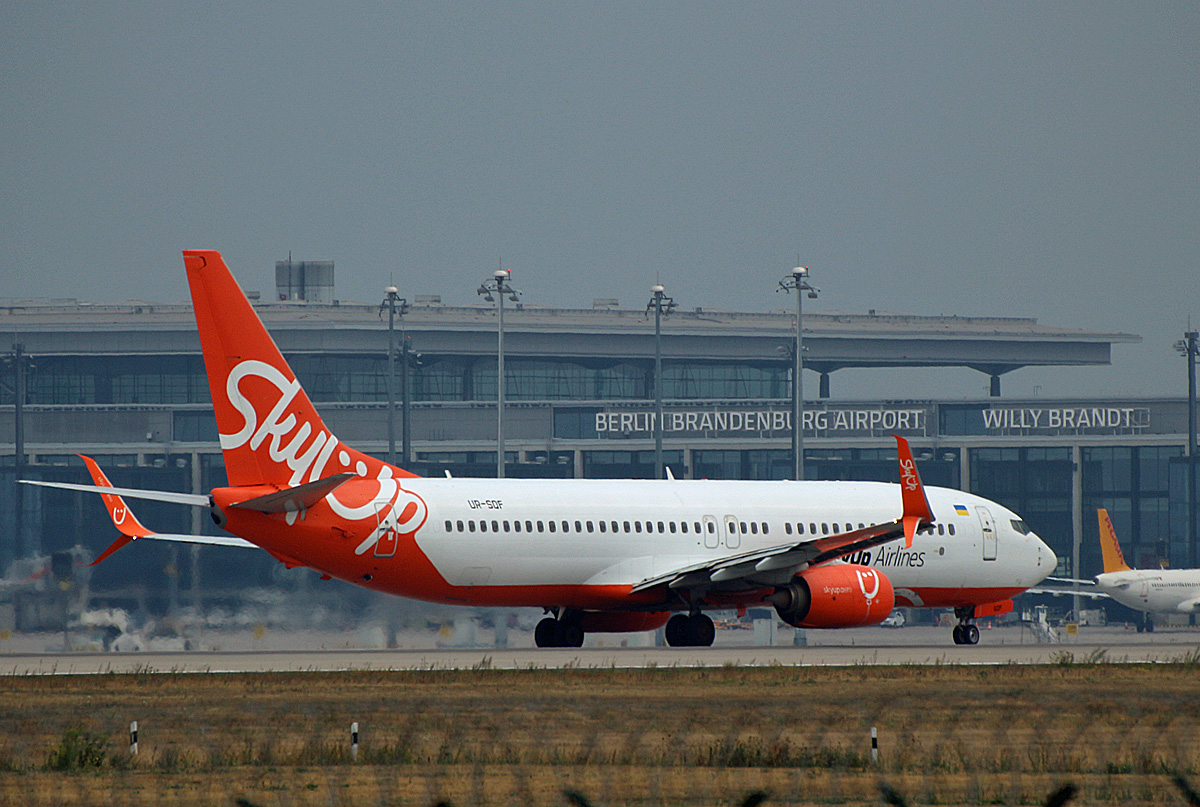 Skyup, Boeing B 737-8H6, UR-SQF, BER, 19.08.2022