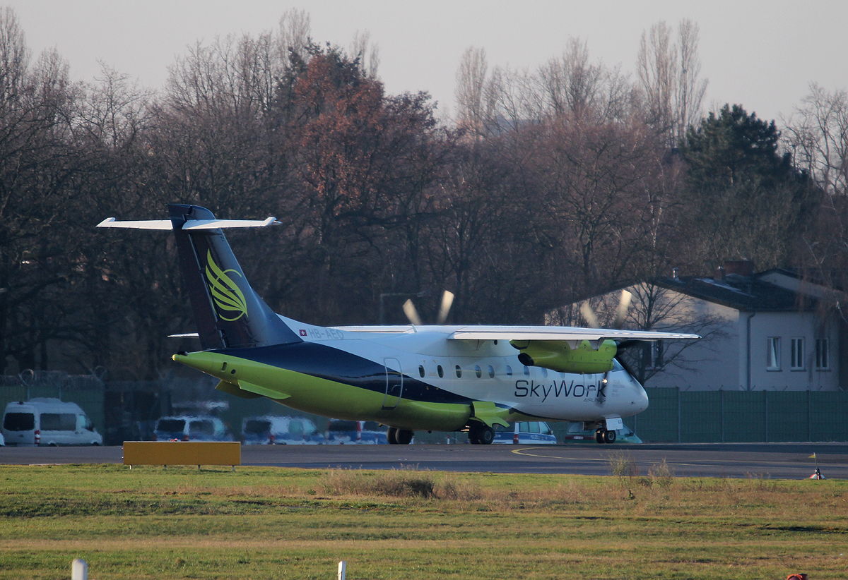 SkyWork Airlines Do-328-110 HB-AEO kurz vor dem Start in Berlin-Tegel am 30.12.2013