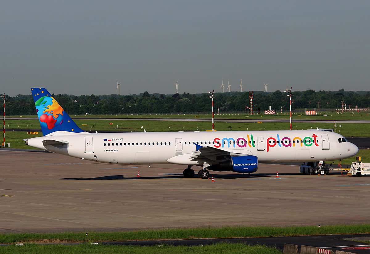 Small Planet Airlines, Airbus A 321-211, SP-HAZ, DUS, 17.05.2017