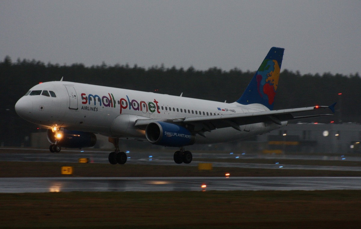 Small Planet Airlines Polen, SP-HAD, (c/n 2016),Airbus A 320-232, 22.12.2014, GDN-EPGD, Gdansk, Polen 