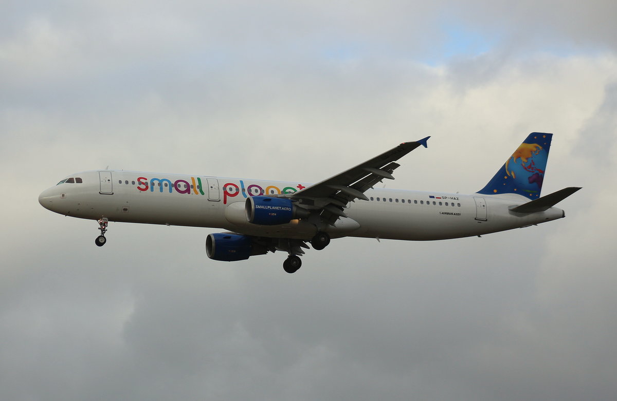 Small Planet Airlines Polen, SP-HAZ, (c/n 3191),Airbus A 321-211, 29.10.2016, HAM-EDDH, Hamburg, Germany 