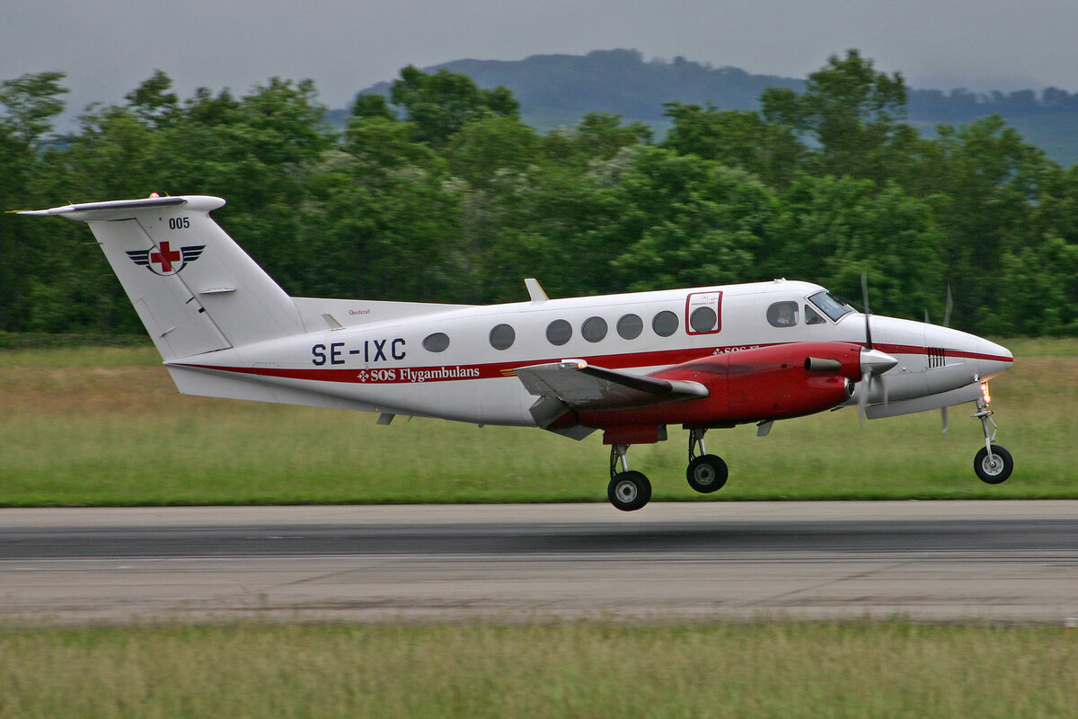 SOS Flygambulans, SE-IXC, Beech King Air 200, msn: BB-1210, 07.Juni 2008, BSL Basel - Mühlhausen, Switzerland.