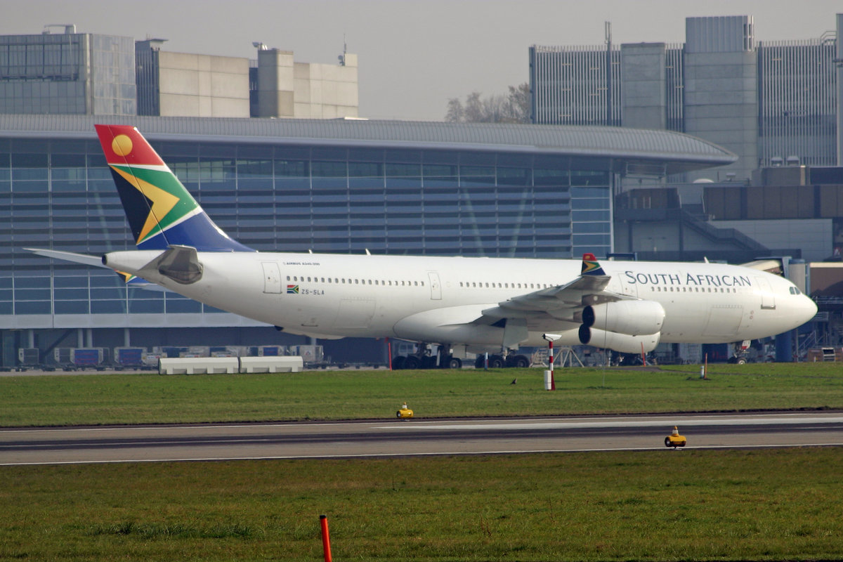 South African Airways, ZS-SLA, Airbus A340-211, msn: 008, 20.Novemer 2005, ZRH Zürich, Switzerland.