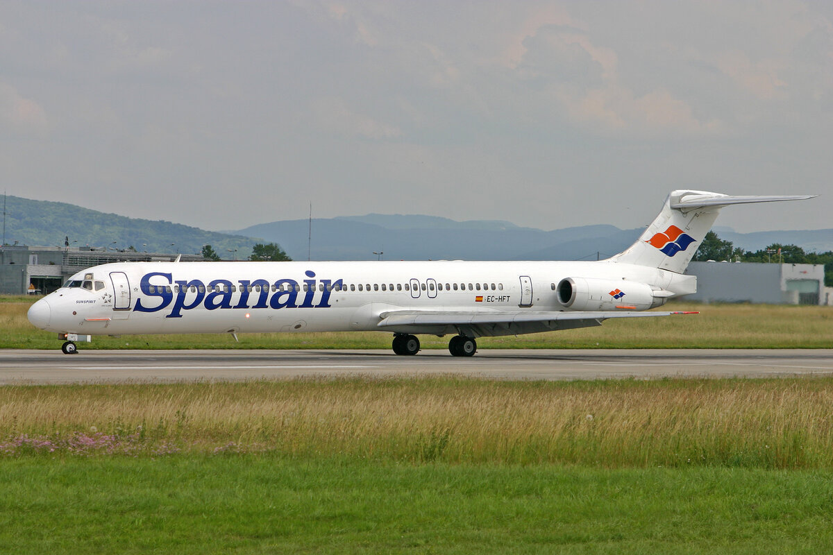 Spanair, EC-HFT, McDonnell Douglas MD-82, msn: 49521/1690, 14.Juni 2008, BSL Basel - Mühlhausen, Switzerland.
