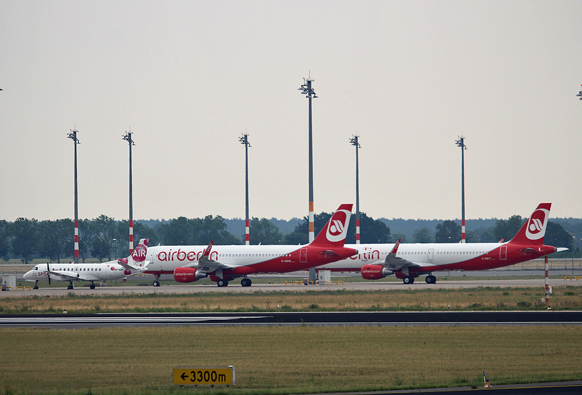 Sprint Air Saab 340A, SP-KPC, Air Berlin, Airbus A 320-214, D-ABHD, Airbus A 321-211, D-ABCT, SXF, 24.06.2017