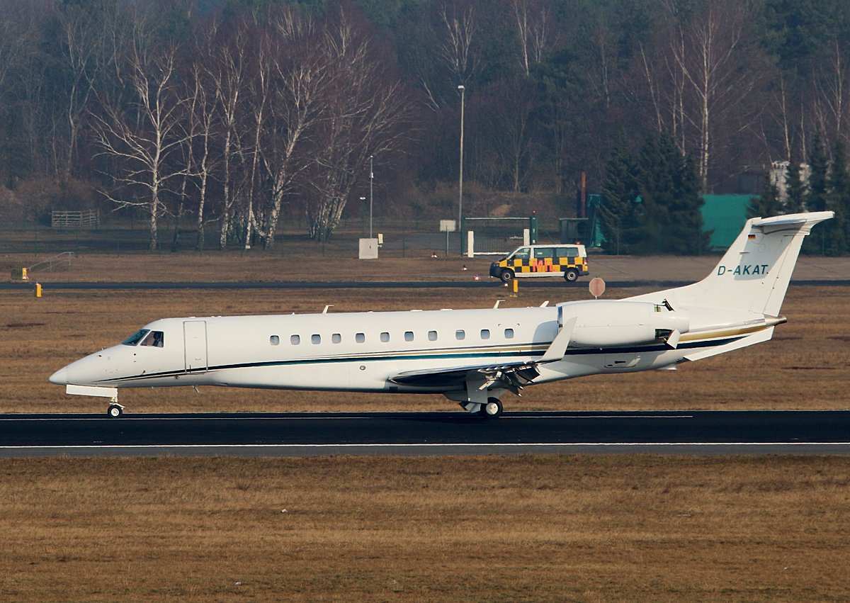 Stuttgarter Flugdienst(SFD), ERJ-135BJ Legacy 600, D-AKAT, TXL, 08.03.2016