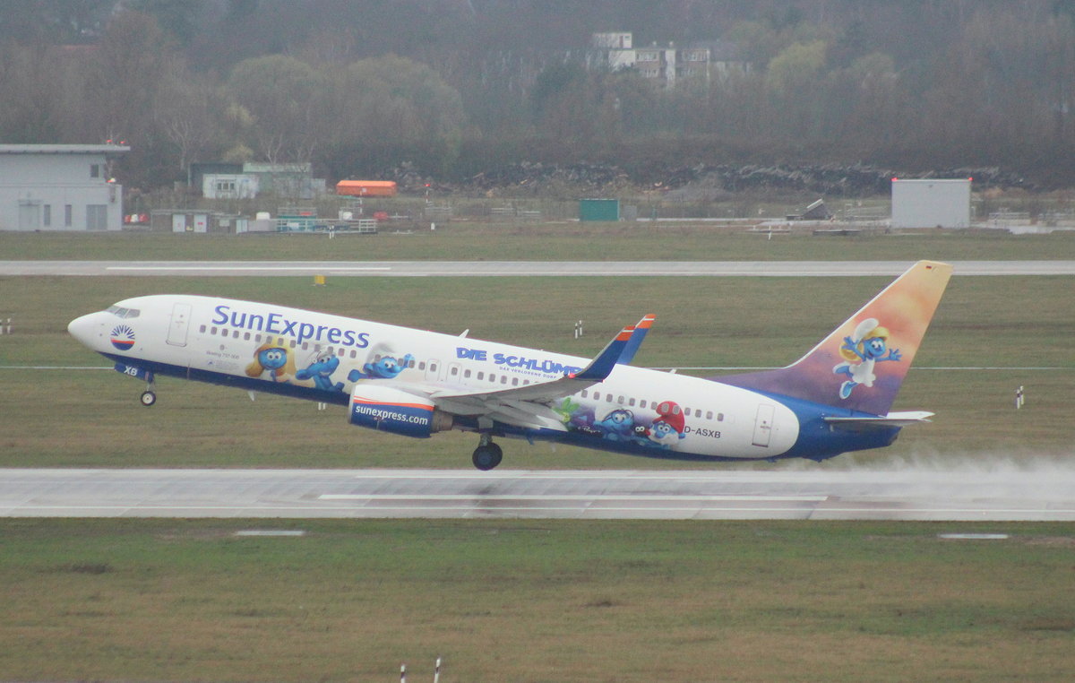 Sun Express Germany, D-ASXB, (c/n 30420),Boeing 737-8Z9(WL), 18.03.2017, DUS-EDDL, Düsseldorf, Germany (Die Schlümpfe-Das verlorene Dorf livery) 
