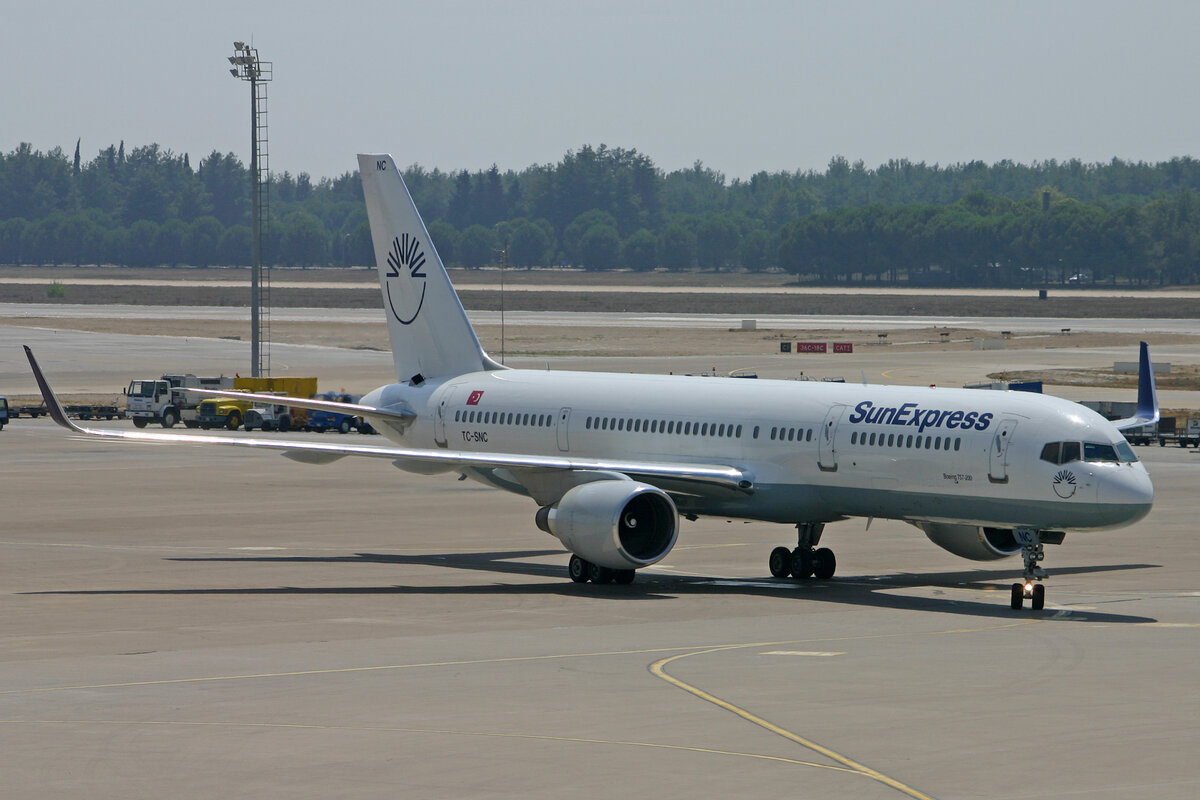 Sun Express, TC-SNC, Boeing B757-2Q8, msn: 26273/597, 30.August 2007, AYT Antalya, Turkey.