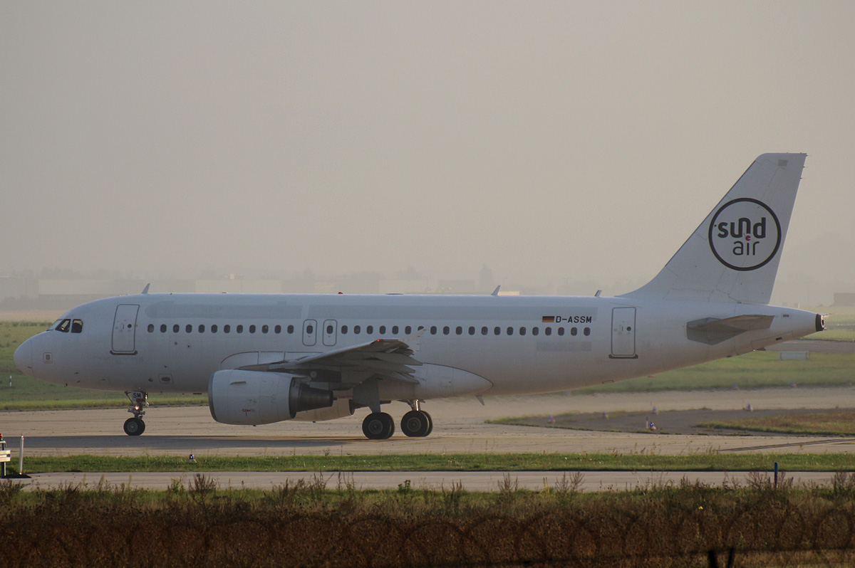SundAir Airbus A 319-112, D-ASSM, BER, 26.09.2021