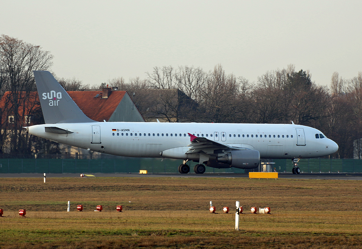 SundAir, Airbus A 320-214, D-ASMR, TXL, 17.02.2019