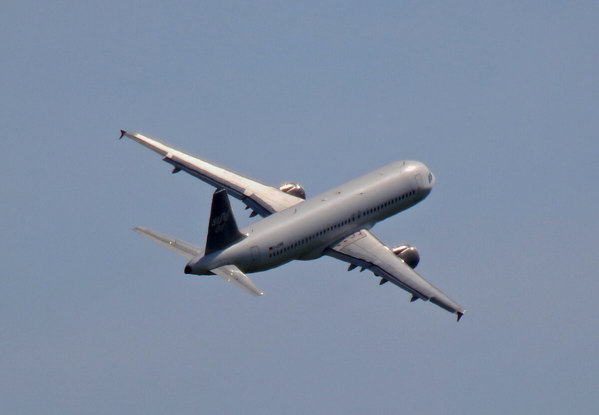 SundAir, Airbus, A 320-214, D-ASMR, BER (K.-Kurve), BER, 05.06.2021