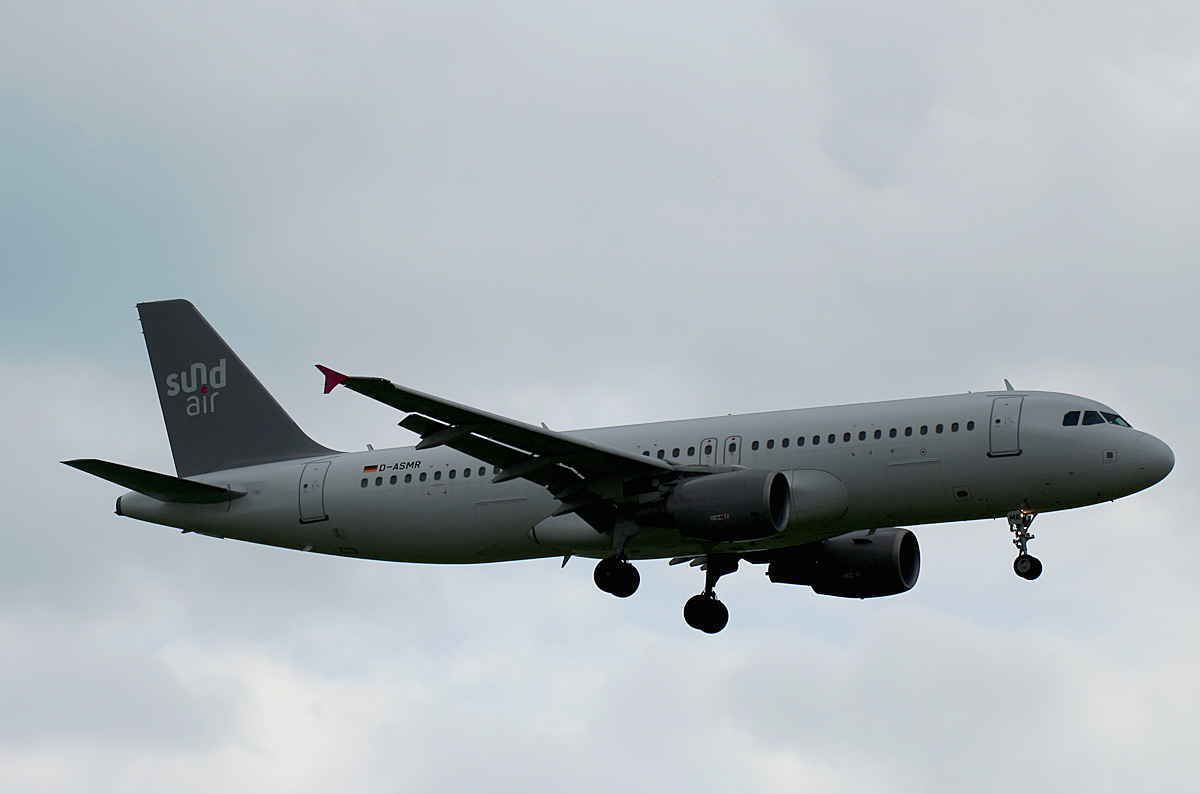 SundAir, Airbus A 320-214, D-ASMR, BER, 21.05.2022