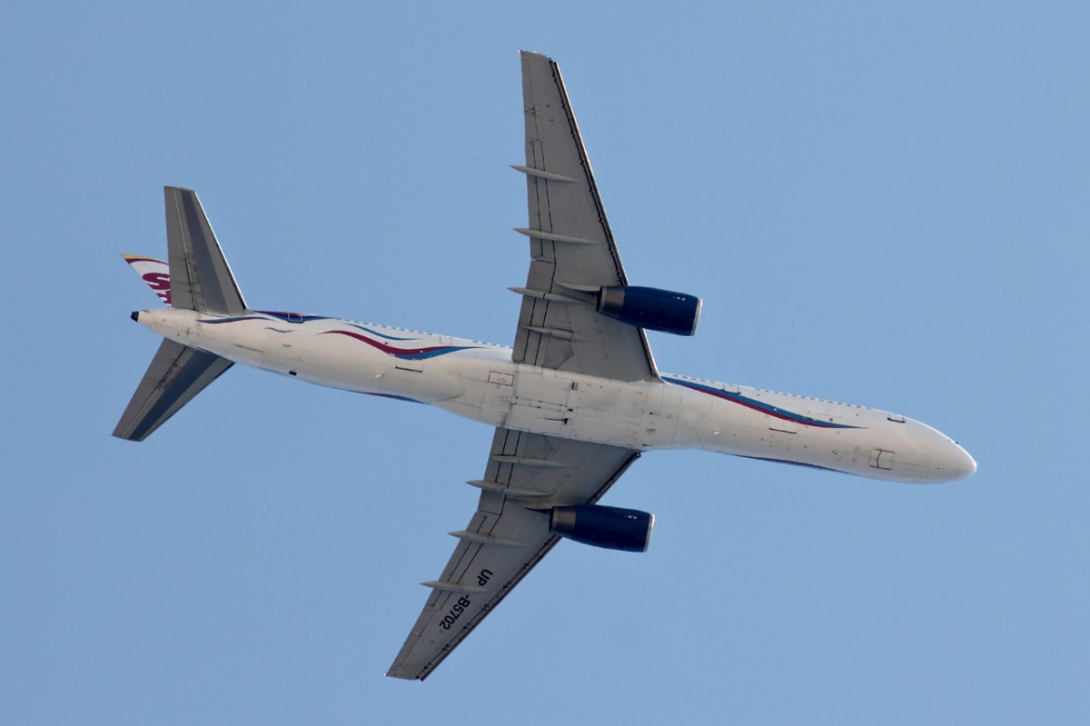 Sunday Airlines UP-B5702 im Anflug auf Sharm El Sheik 14.10.2014