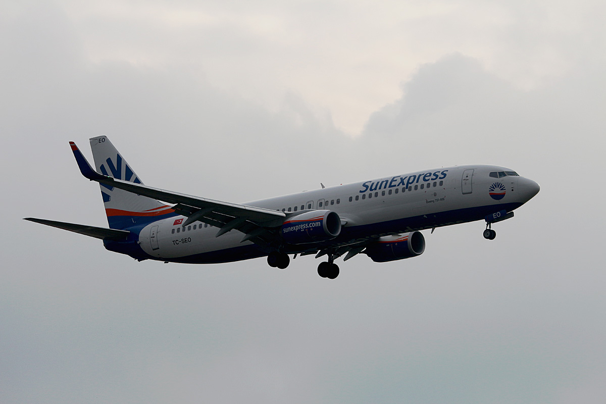 SunExpress, Boeing B 737-8HC, ,TC-SEO, TXL, 23.10.2016