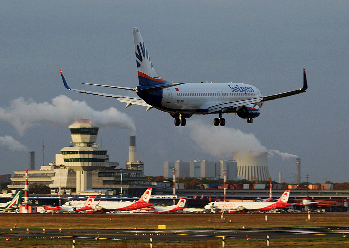 SunExpress, Boeing B 737-8HC, TC-SEU, TXL, 29.10.2016