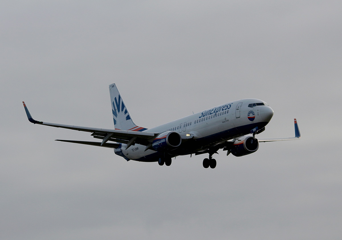SunExpress, Boeing B 737-8HC, TC-SNN, TXL, 29.10.2016