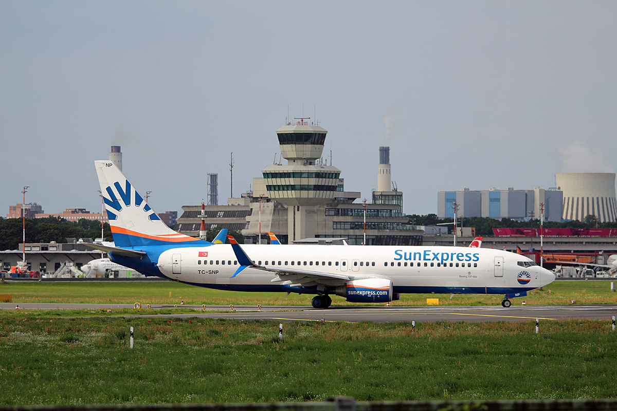SunExpress, Boeing B 737-8HC, TC-SNP, TXL, 05.08.2017