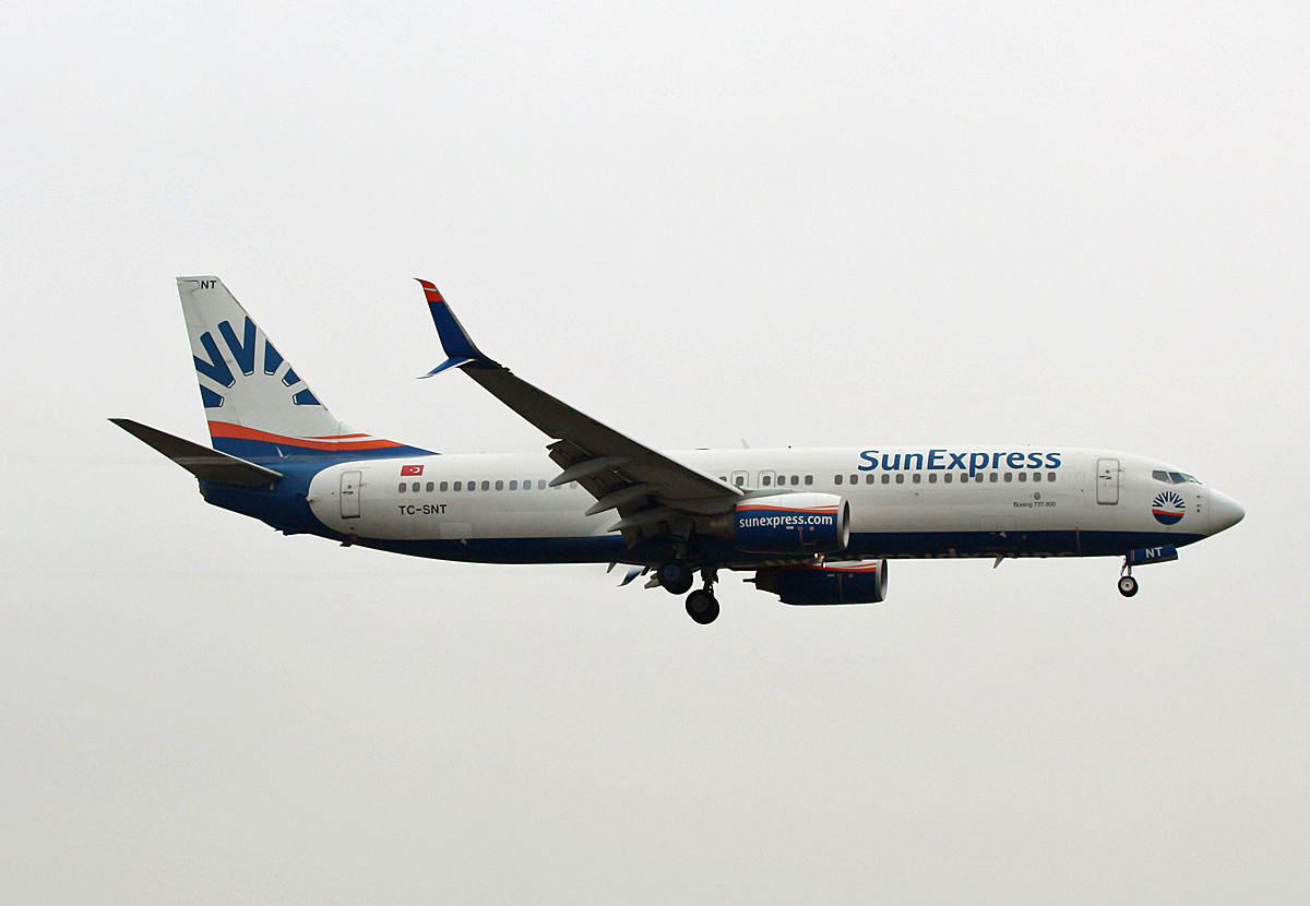 SunExpress, Boeing B 737-8HC, TC-SNT, TXL, 24.11.2018