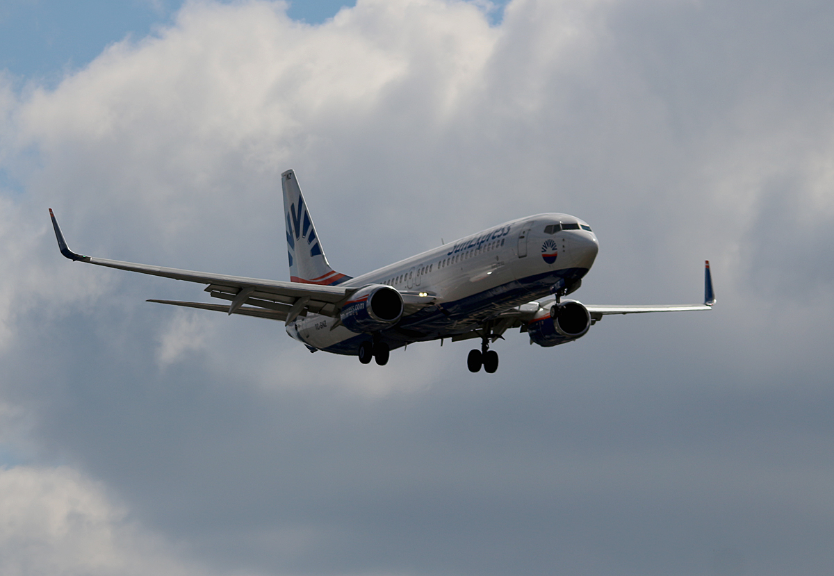 SunExpress, Boeing B 737-8HC, TC-SNZ, TXL, 07.08.2016