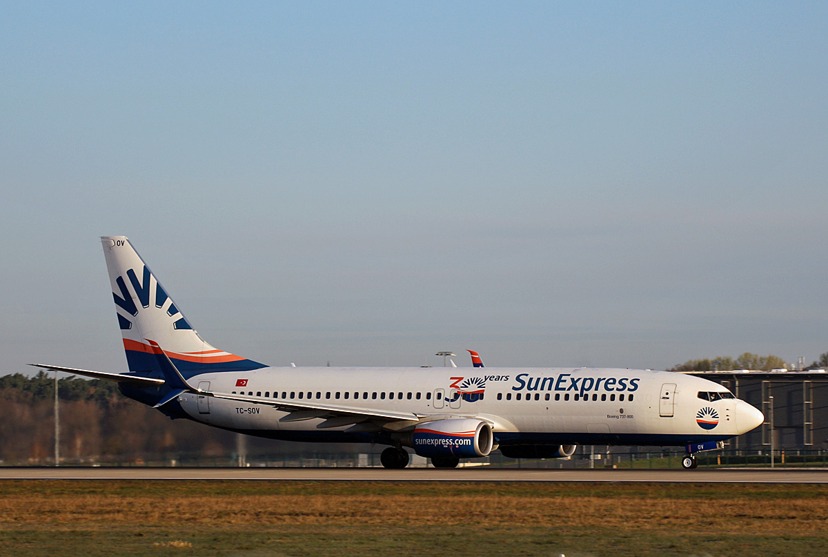 SunExpress, Boeing B 737-8HC, TC-SOV, BER, 17.04.2022
