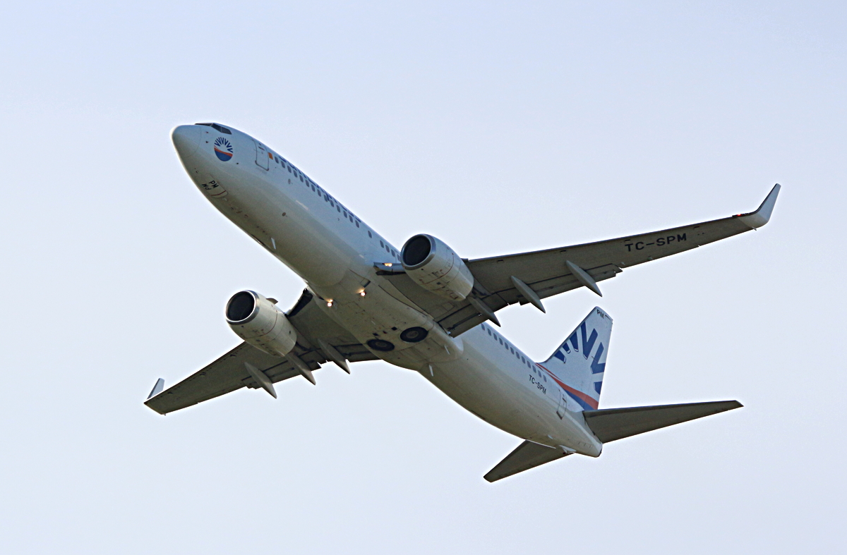 SunExpress, Boeing B 737-8MA, TC-SPM, BER, 19.10.2025